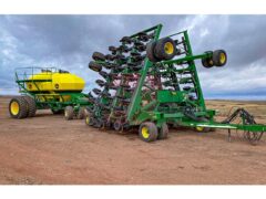 2011 John Deere 1895 No-Till Drill and John Deere 1910 Air Cart