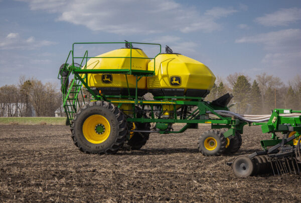 John Deere 1910 Tank Scales