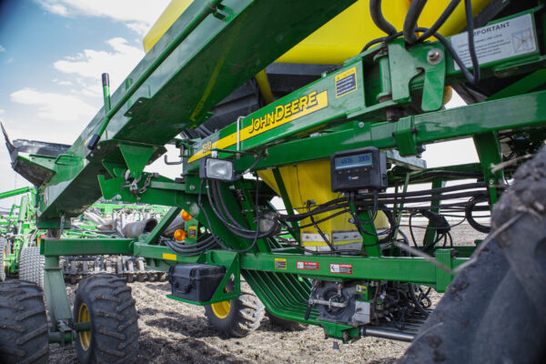 John Deere 1910 Tank Scales