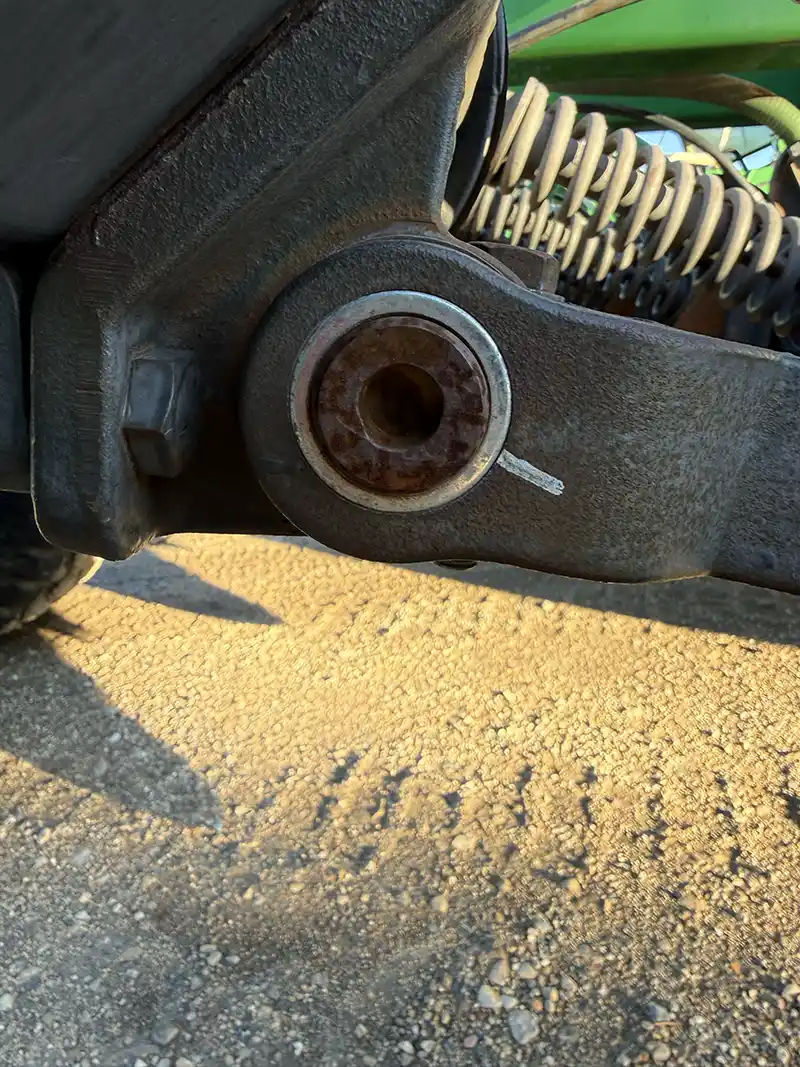 1910 550 bushel JD Hydraulic Drive, Section command For sale