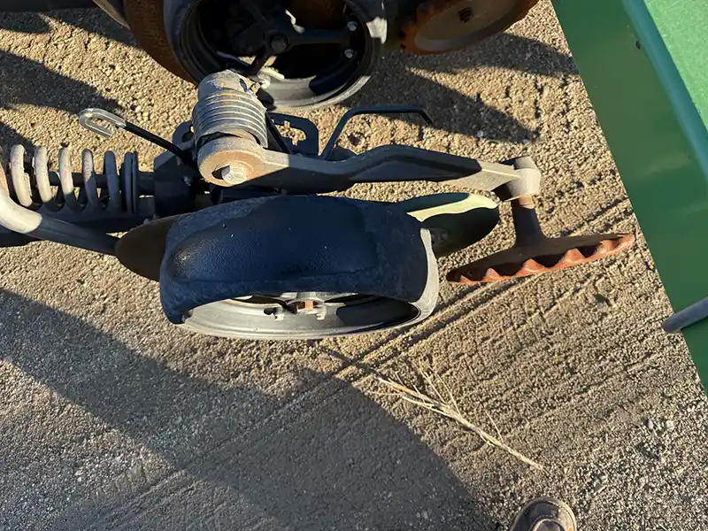 1910 550 bushel JD Hydraulic Drive, Section command For sale