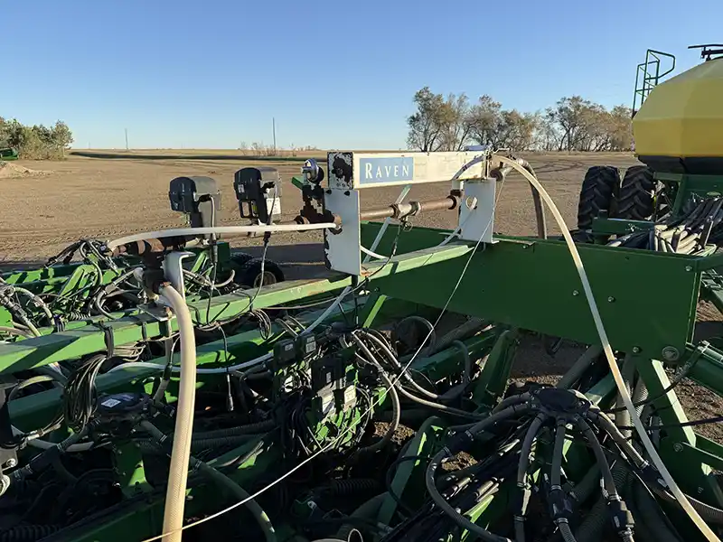 1910 550 bushel JD Hydraulic Drive, Section command For sale