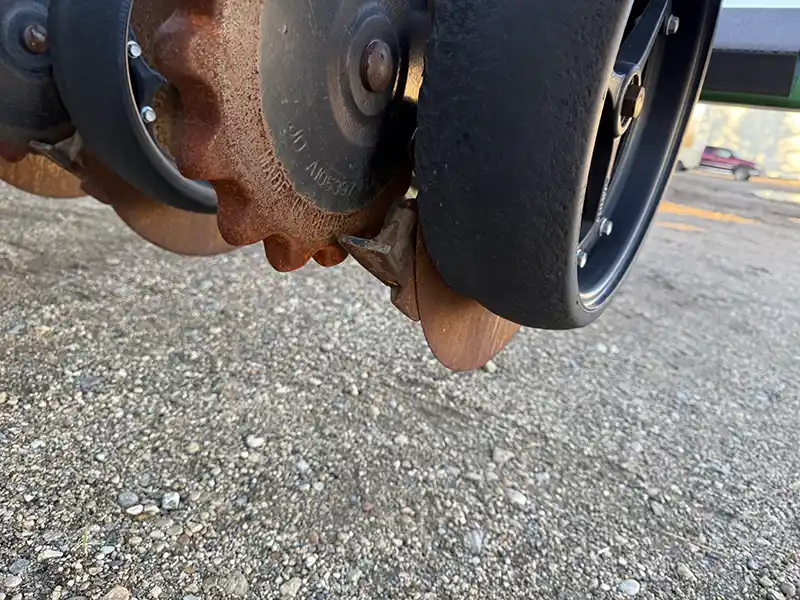 1910 550 bushel JD Hydraulic Drive, Section command For sale