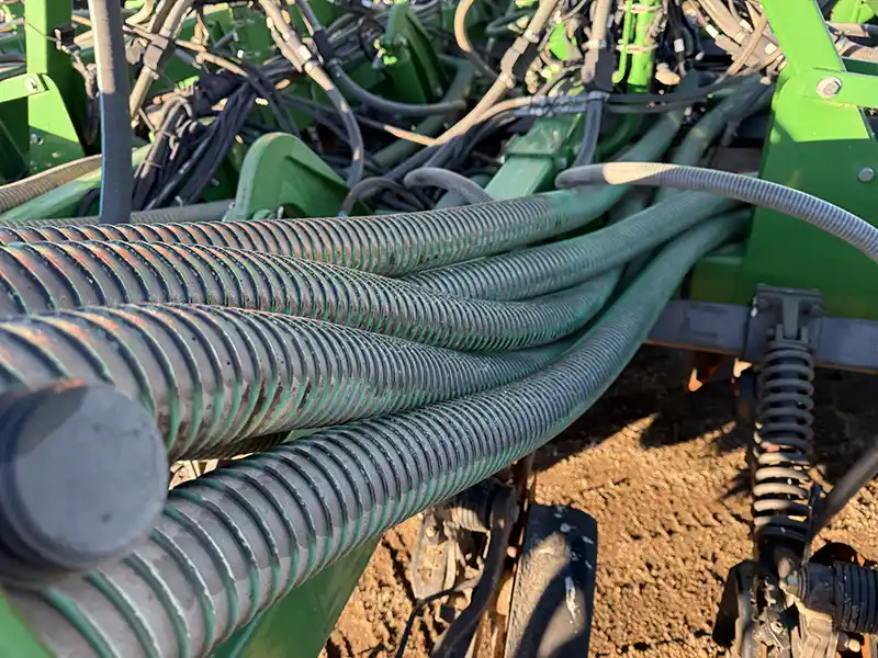 1910 550 bushel JD Hydraulic Drive, Section command For sale