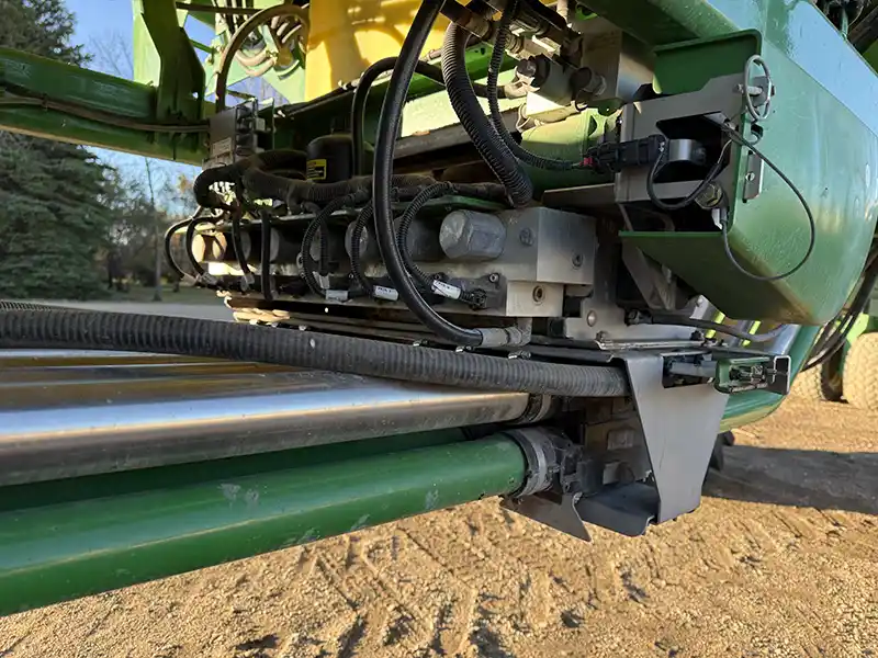 1910 550 bushel JD Hydraulic Drive, Section command For sale