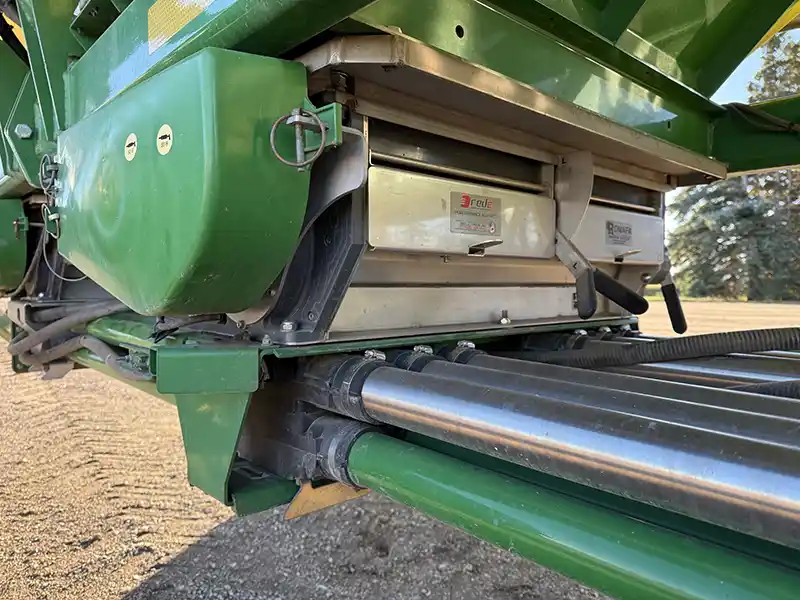 1910 550 bushel JD Hydraulic Drive, Section command For sale