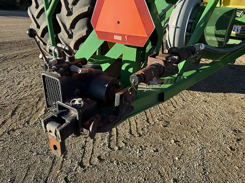 1910 550 bushel JD Hydraulic Drive, Section command For sale