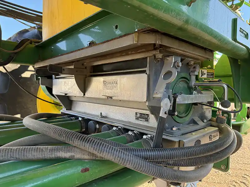 1910 550 bushel JD Hydraulic Drive, Section command For sale