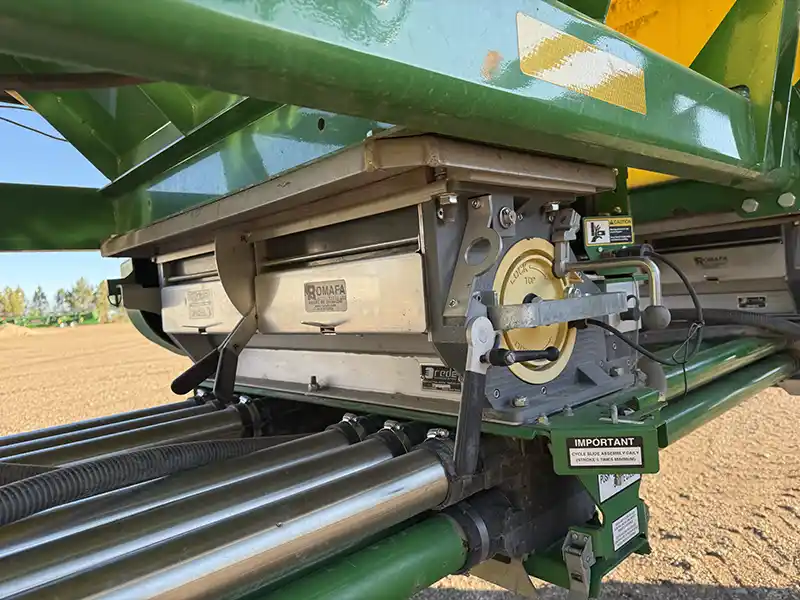 1910 550 bushel JD Hydraulic Drive, Section command For sale