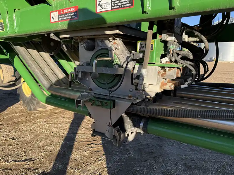 1910 550 bushel JD Hydraulic Drive, Section command For sale