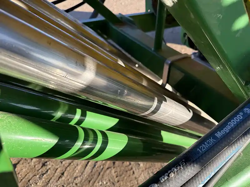 1910 550 bushel JD Hydraulic Drive, Section command For sale