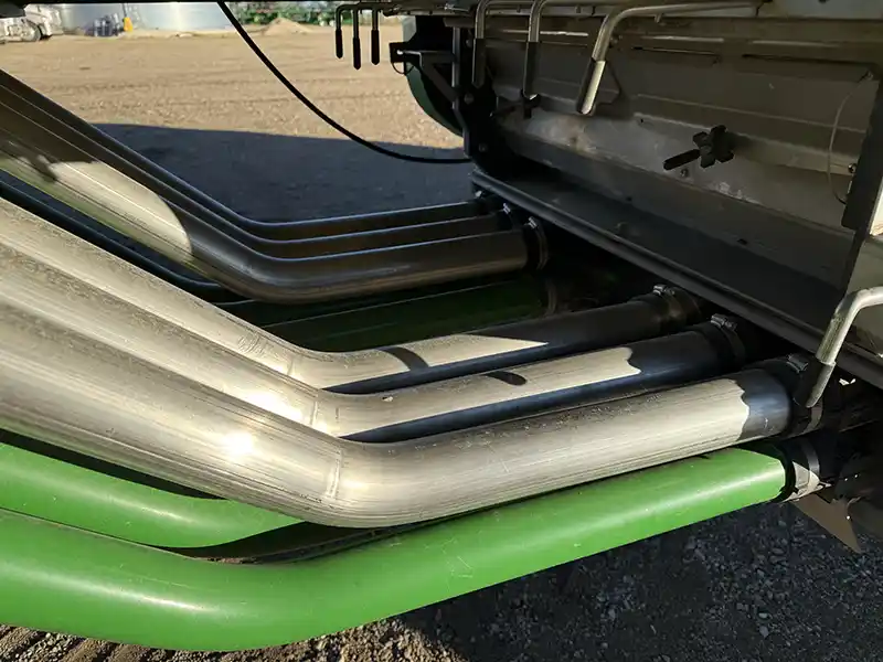 1910 550 bushel JD Hydraulic Drive, Section command For sale