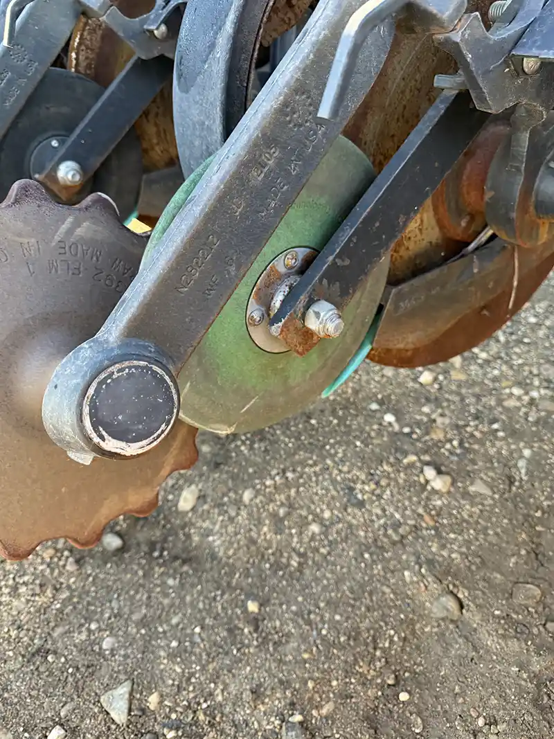 1910 550 bushel JD Hydraulic Drive, Section command For sale