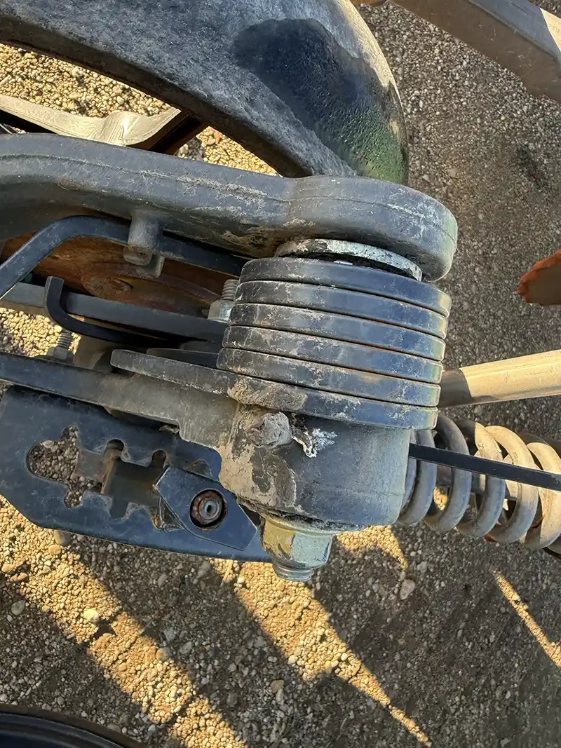 1910 550 bushel JD Hydraulic Drive, Section command For sale