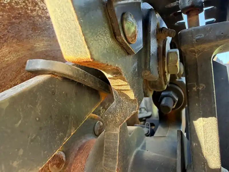 1910 550 bushel JD Hydraulic Drive, Section command For sale